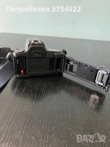 Canon EOS 1000F N 35mm SLR Film Camera W/ Canon 35-80mm Lens & Case Фотоапарат, снимка 10 - Фотоапарати - 51533892