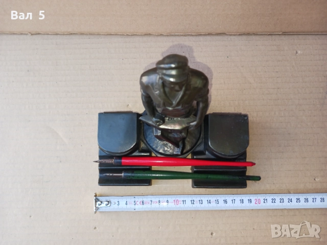 Стара метална мастилница - КОВАЧ , статуетка , перодръжки, снимка 3 - Антикварни и старинни предмети - 52143704