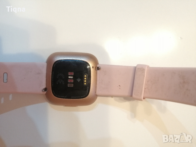 Смарт часовник Fitbit pay, снимка 2 - Смарт гривни - 44517578