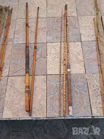 много стари мухарки и др. ,лепен бамбук ,дървени други риболовни пръти, снимка 2 - Колекции - 48023546