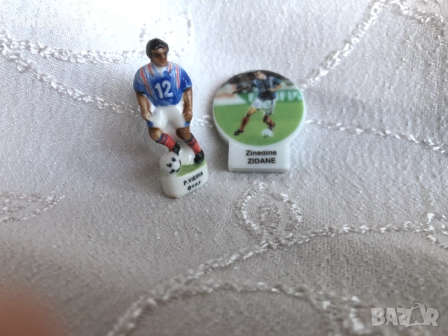 Колекционерски порцеланови фигурки Зидан и Виейра / Zinedine Zidane and Patrick Vieira mini figures , снимка 5 - Колекции - 51954544