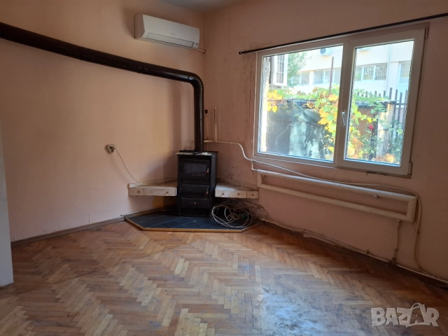 Тихо място, между бул.'Гоце Делчев', бул.'България', бул.'Тодор Каблешков' и ул.'Ген. Стефан Тошев', снимка 2 - Етаж от къща - 52532369