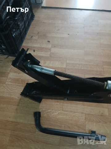 Крик и ключ за фв Т5 Т5.1Т6 Т6.1 нови оргинални, снимка 9 - Аксесоари и консумативи - 54068332