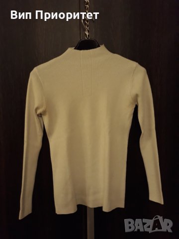 Бяла плетена блузка дълъг ръкав, по врата, по тялото е 1 съдържа еластан, с емитация на копчета , снимка 2 - Блузи с дълъг ръкав и пуловери - 37414762
