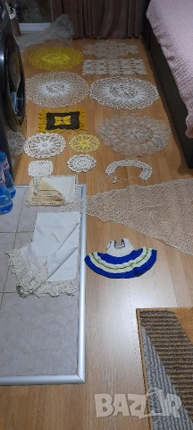 Ръчно плетени на една кука покривки, дантела