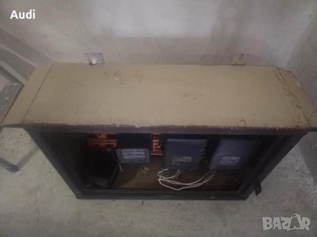 Метално електрическо табло за външен монтаж. Здрава масивна и качествена изработка , снимка 2 - Разклонители и удължители - 54174173