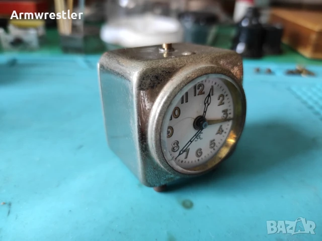 Стар Френски Механичен Малък Часовник с Будилник , снимка 4 - Антикварни и старинни предмети - 51391374