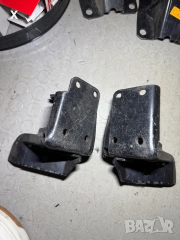 Конзола окачване двигател лява и дясна ЛАДА НИВА НОВИ ОРИГИНАЛНИ