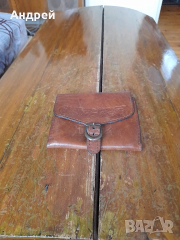 Стара кожена чантичка за колан