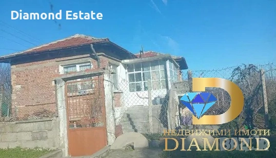 Двуетажна къща в село Бяло поле, общ. Опан, снимка 8 - Къщи - 53029730