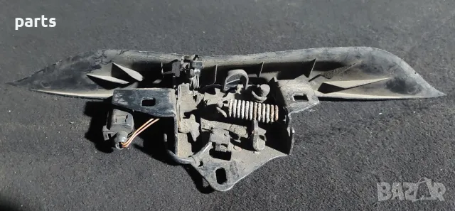 Ключалка Преден Капак VW Пасат 5, снимка 4 - Части - 47282676