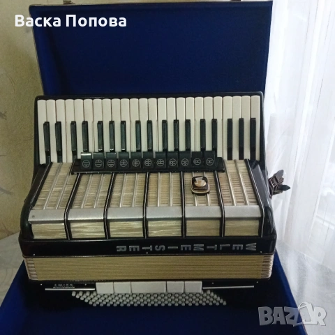 Акордеон  Weltmeister Amigo 120 баса.