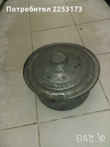 Голяма бакърена тенджера с надпис и менче мед старо, снимка 1