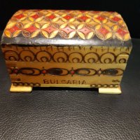 Кутия , снимка 1 - Антикварни и старинни предмети - 29551611