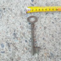 Стар бронзов ключ, снимка 2 - Антикварни и старинни предмети - 35004530