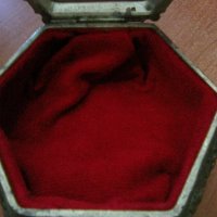 Шестоъгълна немска метална кутия за бижута, снимка 3 - Антикварни и старинни предмети - 36753461