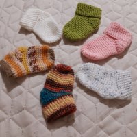 На чорапите цената е 5лева-на чифт,а на жилетките плетената на една кука 15лева другата 12лева., снимка 6 - Бебешки чорапи - 34374600