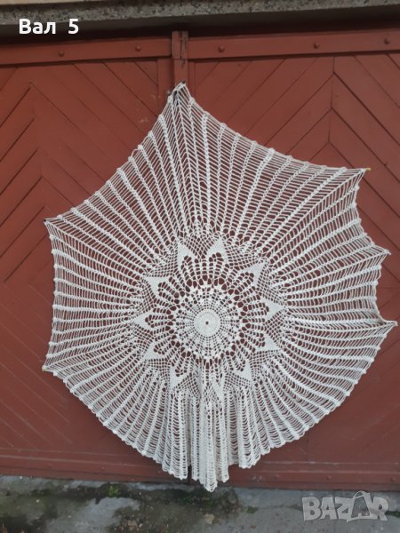 Ръчно плетена на една кука кръгла покривка за маса, снимка 1