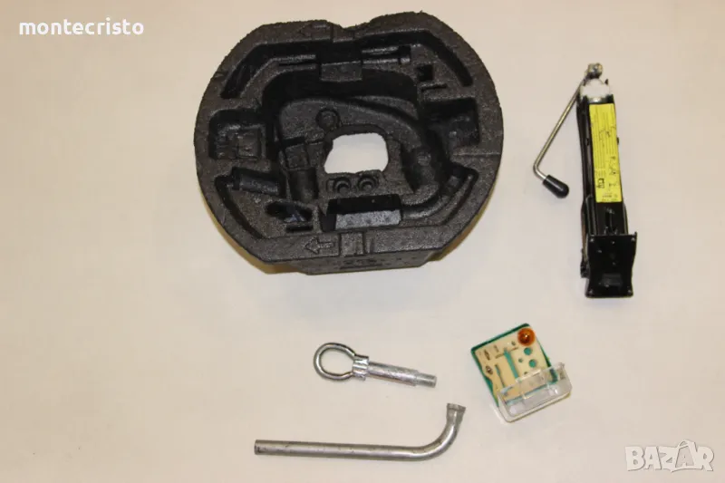 Авариен комплект крик Skoda Roomster (2006-2015г) Skoda Fabia ключ за гуми кука за теглене 6Q7011031, снимка 1