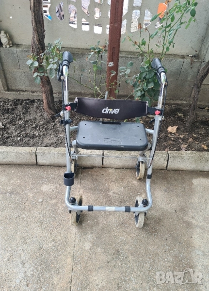 Проходилка Ролатор олекотен внос от Германия, снимка 1