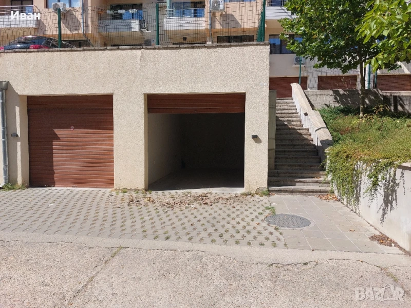Гараж по наем до ВИК, ролетна врата, партида за ток, снимка 1