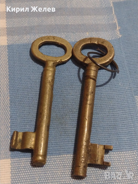 Два стари бронзови ключа от соца за брава за КОЛЕКЦИЯ ДЕКОРАЦИЯ БИТОВ КЪТ 24333, снимка 1