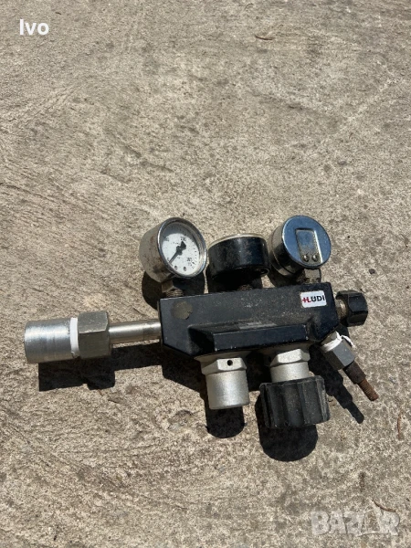 Продавам комплект манометри H. Ludi & Co. Zurich – CO₂ за бира и , снимка 1
