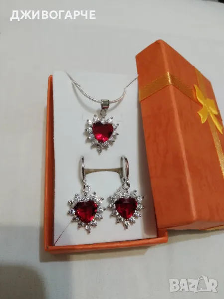Нов, дамски сребърен комплект-колие и обеци. В кутия-лукс., снимка 1