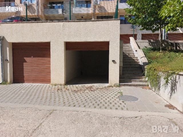 Гараж по наем до ВИК, ролетна врата, партида за ток, снимка 1