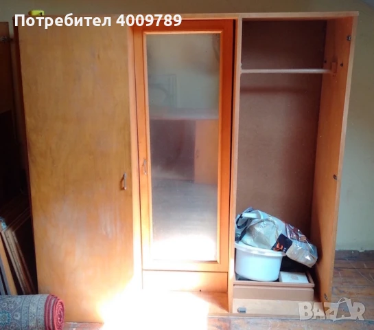 Гардероб Масив С Огледало И Надстройка