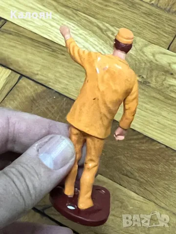 Фигурка на работник западна Германия , снимка 3 - Колекции - 50081348