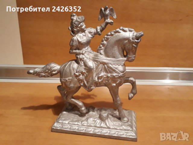 Старa метална фигура, жена на кон и сокол, СССР, снимка 1 - Колекции - 31989919