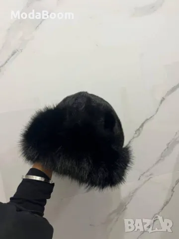 Дамски зимни шапки Различни цветове , снимка 3 - Шапки - 48678583