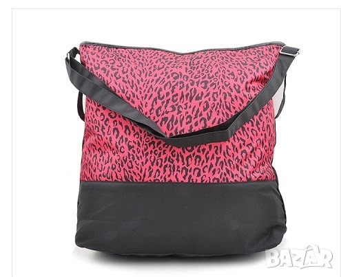 Оригинална дамска чанта Adidas, снимка 3 - Чанти - 52659074