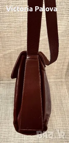 Удобна твърда дамска чанта, снимка 5 - Чанти - 47583330