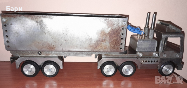 Метален модел на камион, снимка 2 - Колекции - 44647988