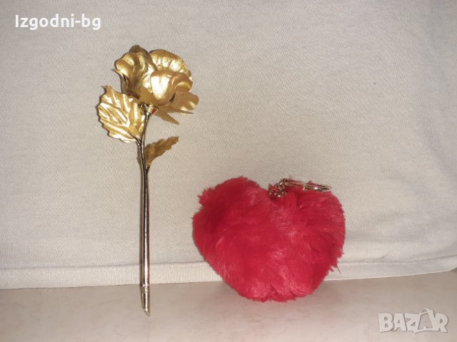 Позлатена роза със сърце ключодържател, снимка 1 - Романтични подаръци - 31448007