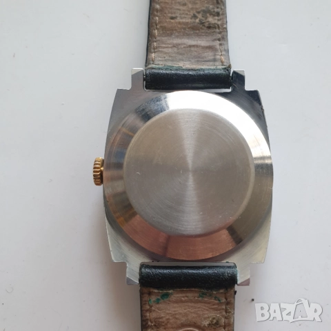 Механичен часовник Победа, снимка 4 - Антикварни и старинни предмети - 52027676