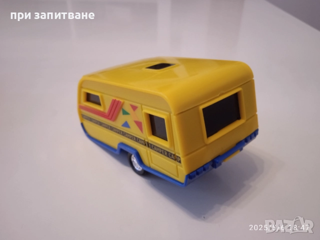 Метално Mitsubishi Pajero, с пластмасово ремарке с лодка; Каравана и ремаркета с лодки, 15 см., снимка 14 - Колекции - 50587001