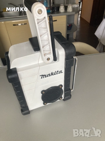 Радио MAKITA DMR-104, снимка 5 - Други инструменти - 53958895