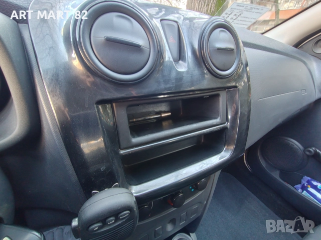 Dacia Sandero, снимка 13 - Автомобили и джипове - 52513573