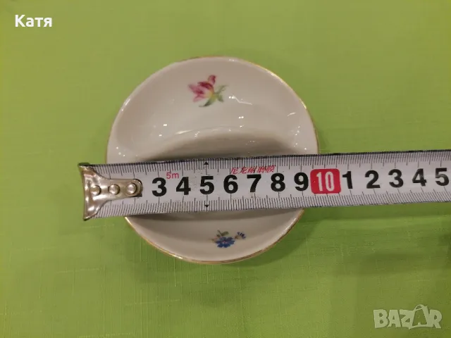 Стара порцеланова солница, снимка 3 - Прибори за хранене, готвене и сервиране - 50060076