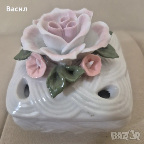 Порцеланова кутийка, снимка 4 - Антикварни и старинни предмети - 54150608