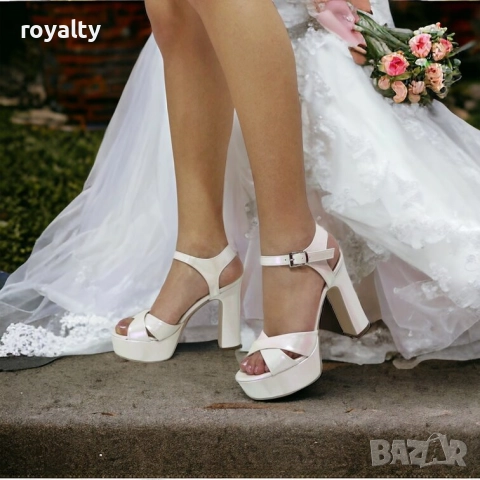 Сандали на ток - бяла перла