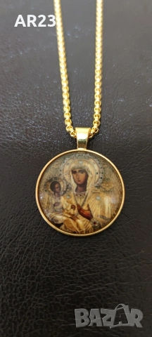 Медальон с чудотворната икона на Света Богородица от Бачковския манастир 