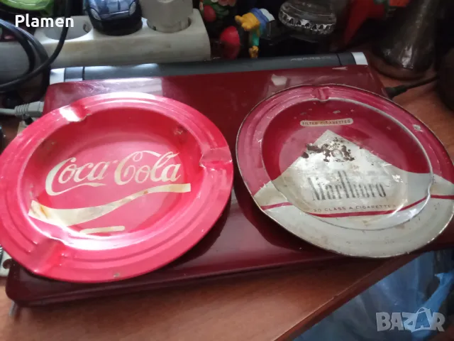 Два метални маркови пепелника, снимка 1