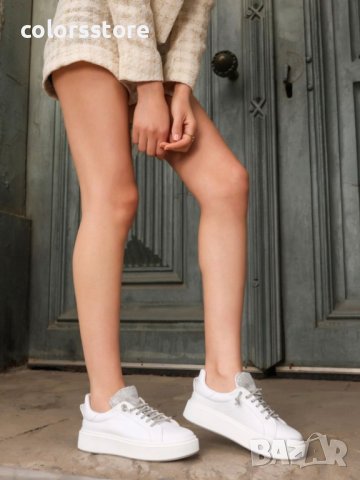 Равни кецове - бяла кожа със сребристи връзки - STV1