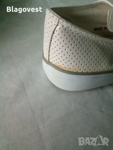 Нови кецове, но леко дефектни, снимка 2 - Кецове - 54086349