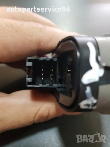 Бутон за плъзгащ се заден ляв прозорец за KIA Carnival (2006–2011) 93580-4D301, снимка 3 - Части - 53191656