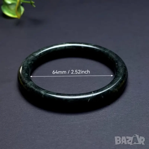 Гривна от естествен тъмнозелен нефрит, снимка 2 - Гривни - 41960457